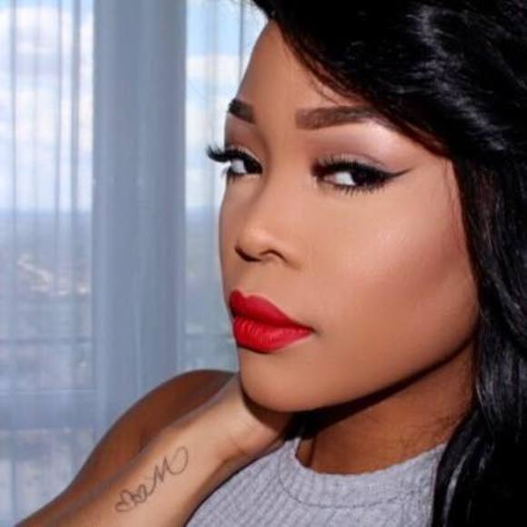 Meet your Posher, Stèphanie - Picture 1 of 1